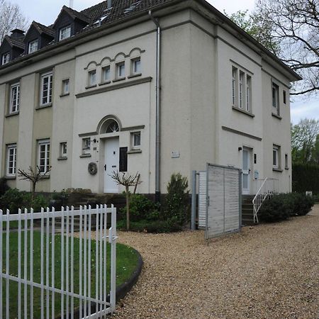 Luxurioese Wohnung In Шверте Экстерьер фото